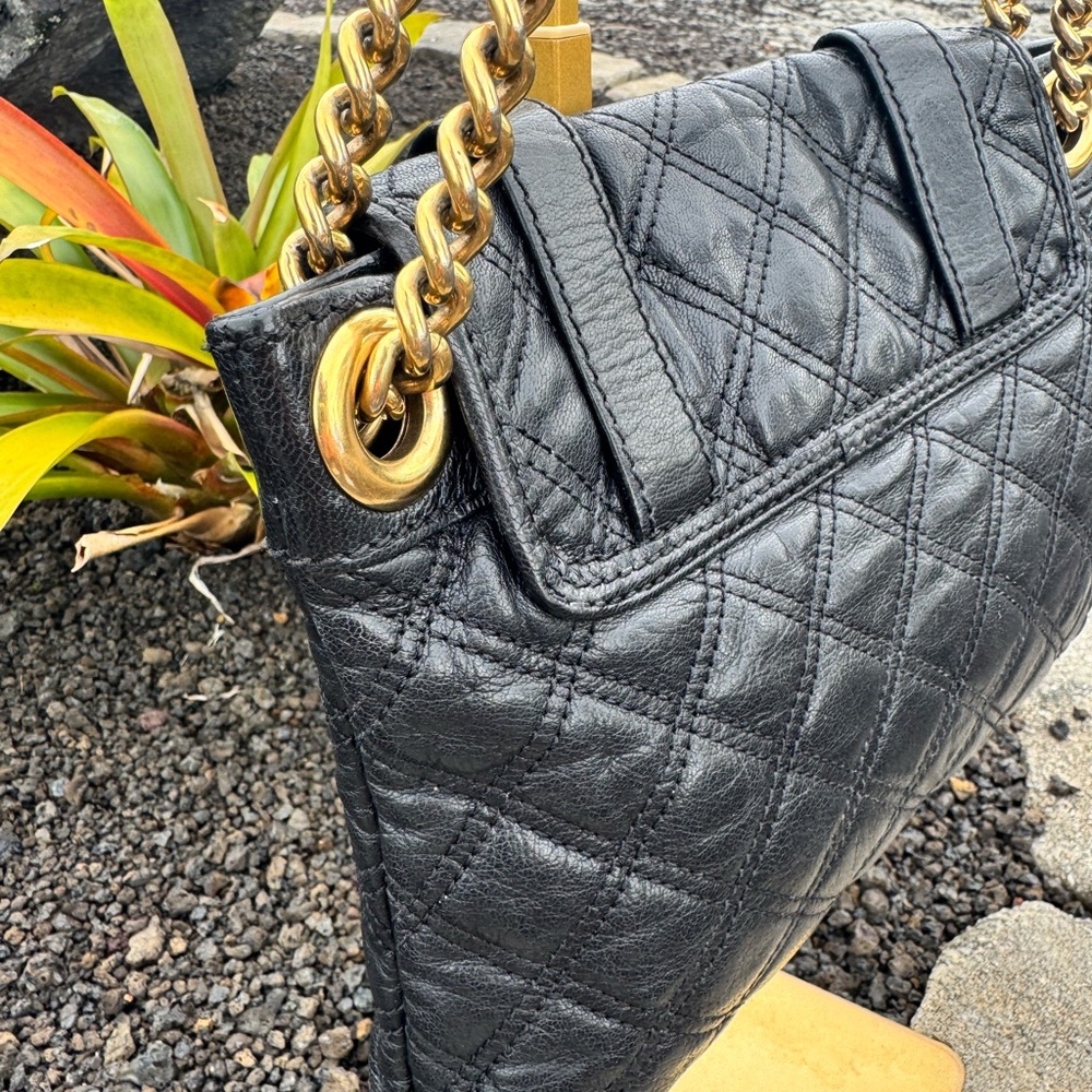 Marc Jacobs Made in Italy Black Quilted Leather Chain Shoulder Bag Gold Hardware - Picture 5 of 13